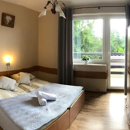 Klaudia ゲストハウス オストロボ