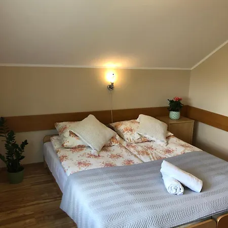 ゲストハウス Klaudia オストロボ