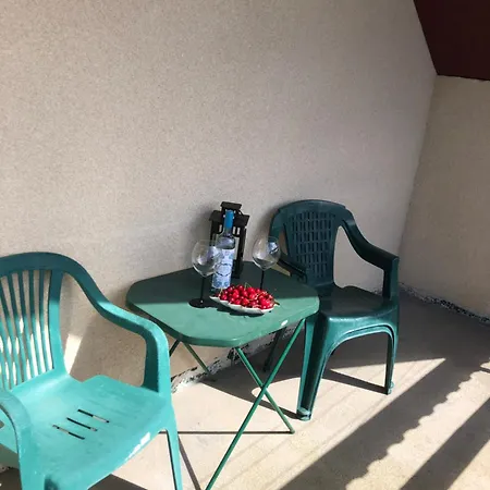 Klaudia ゲストハウス オストロボ